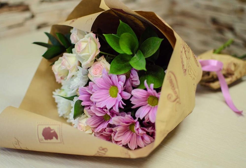 Букет цветов из: Розы и Хризантемы в Веселое Адлер