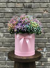 Цветочная композиция из Гипсофила и Розы в шляпной коробке в Веселое Адлер