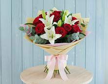 Букет цветов из:  Лилии и Розы в Веселое Адлер