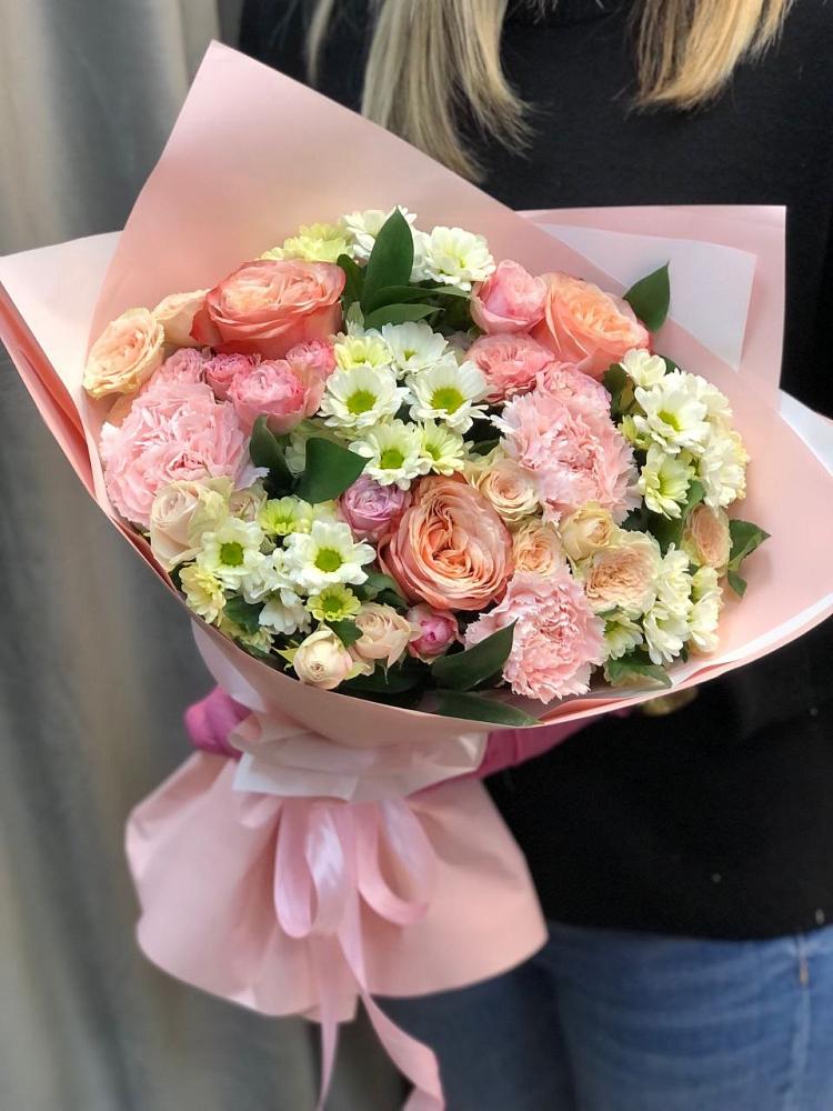 Букет цветов из: Гвоздики, Розы и Хризантемы в Веселое Адлер