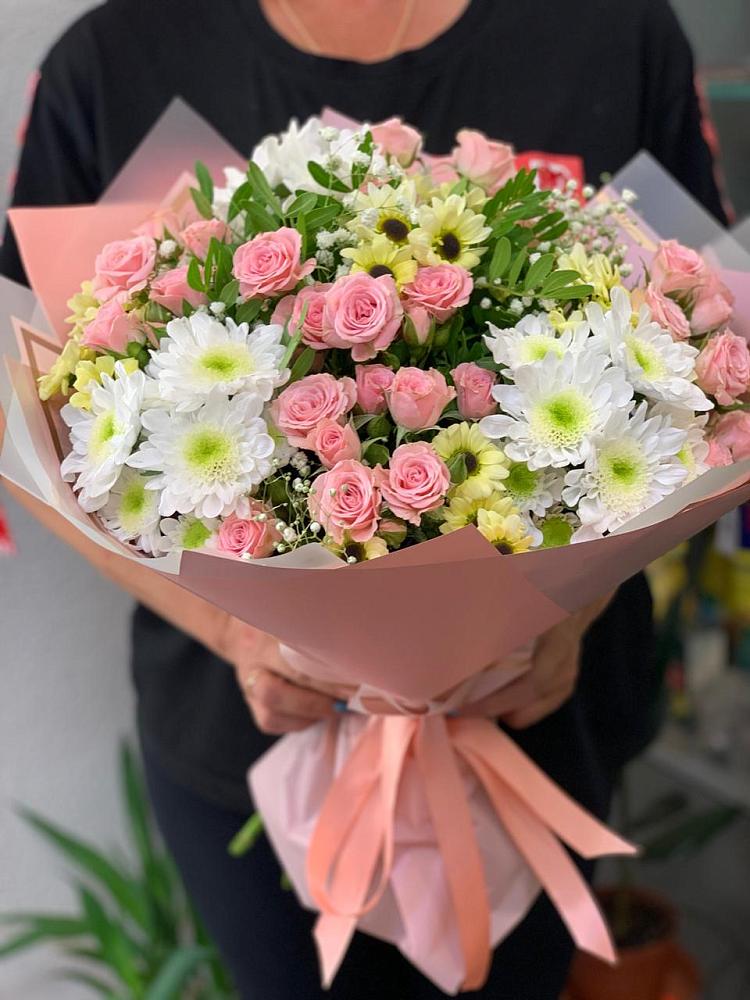 Букет цветов из: Розы и Хризантемы в Веселое Адлер