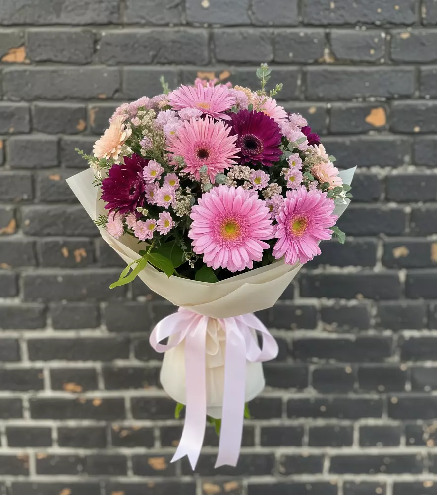 Букет цветов из: Герберы и Хризантемы в Веселое Адлер