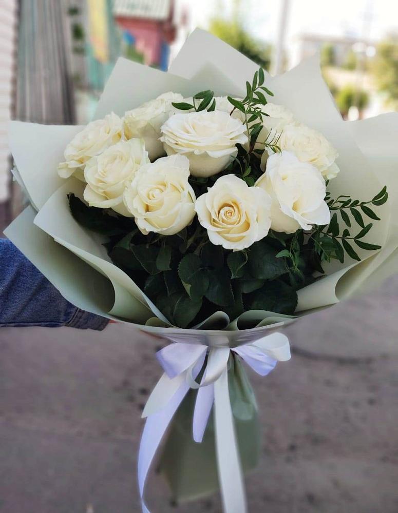 Букет Белые розы Проуд в Веселое Адлер