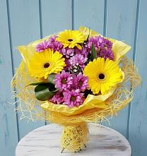 Букет цветов из:  Хризантемы и Герберы в Веселое Адлер