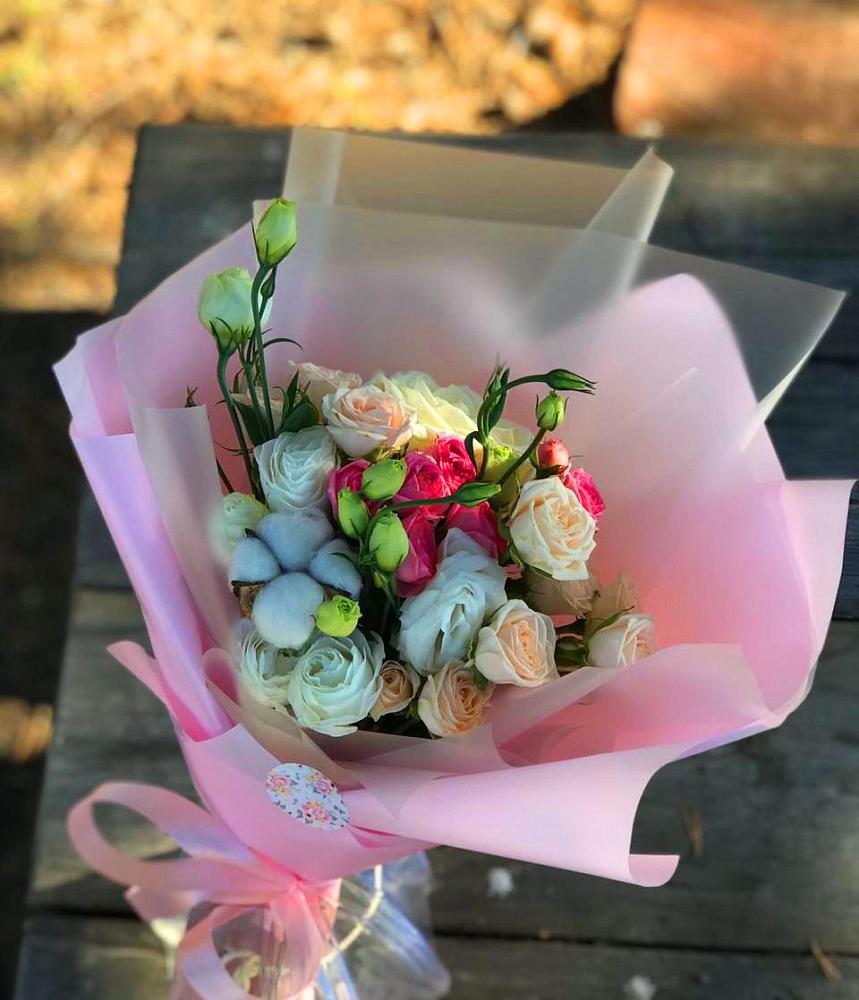 Букет цветов из: Розы и Лизиантусы в Веселое Адлер