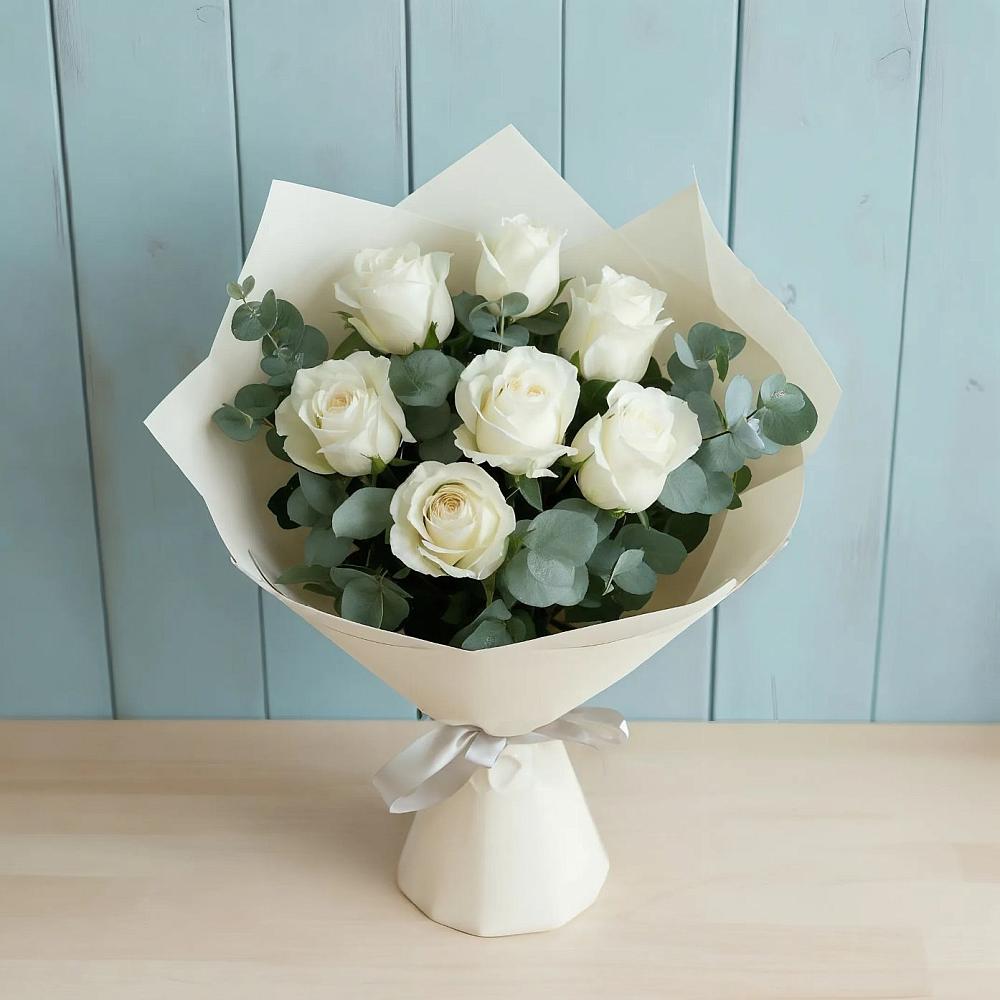 Букет Белые розы в Эвкалипте в Веселое Адлер