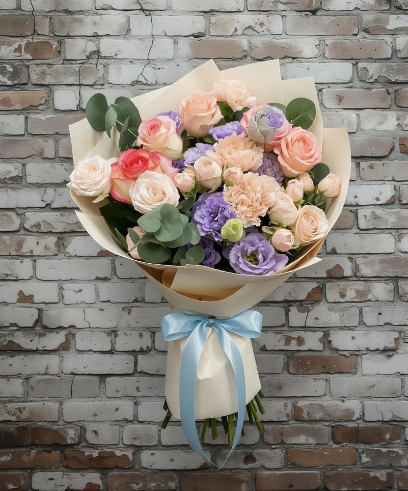 Букет цветов из: Розы, Лизиантусы и Гвоздики в Веселое Адлер