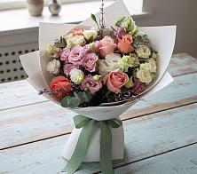 Букет цветов из:  Розы, Лизиантусы и Гвоздики в Веселое Адлер