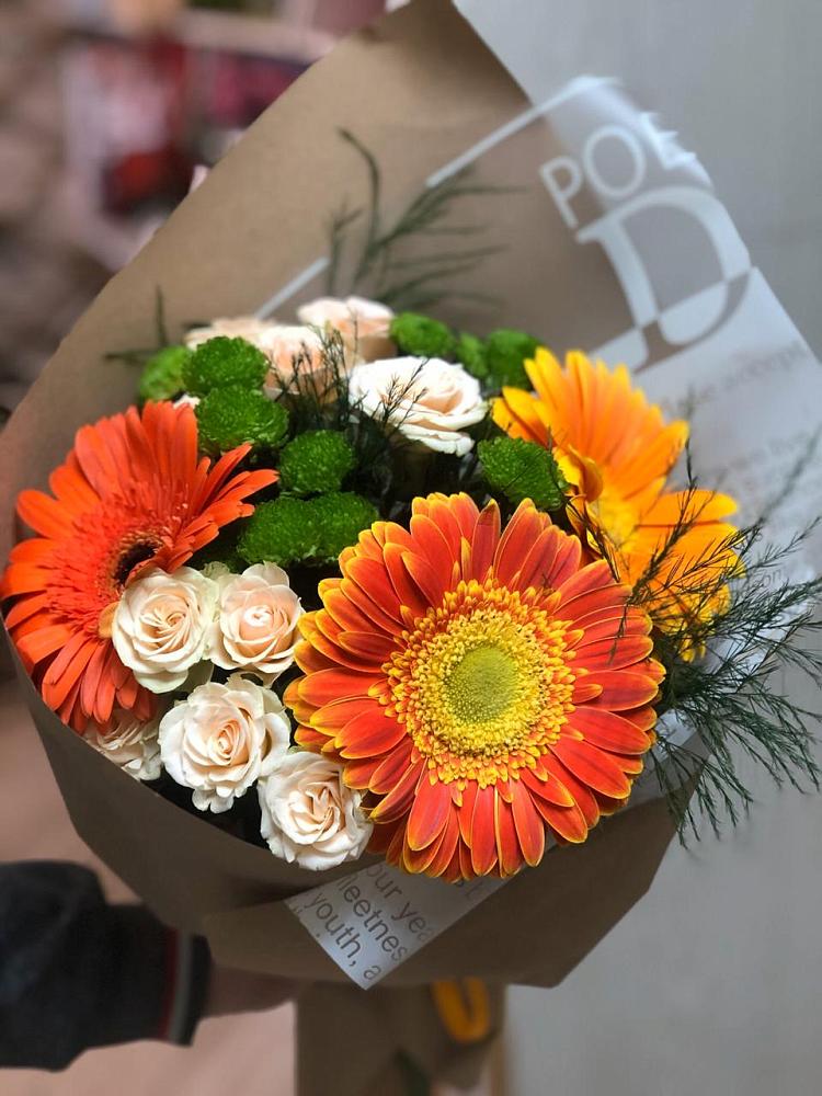 Букет цветов из: Герберы, Хризантемы и Розы в Веселое Адлер