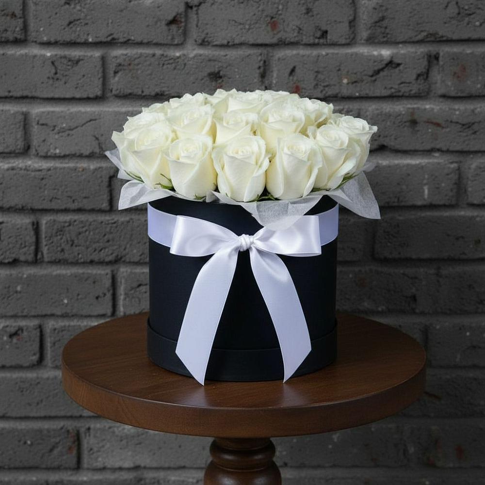 Цветочная композиция из Розы в шляпной коробке в Веселое Адлер