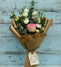 Букет цветов из:  Розы и Лизиантусы в Веселое Адлер