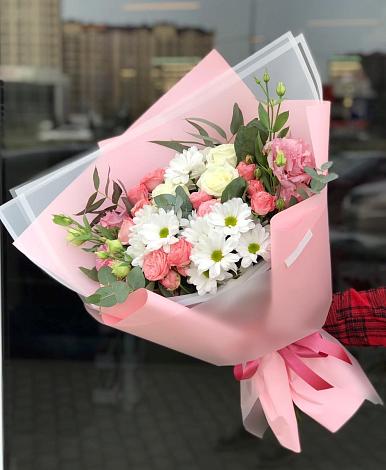 Букет цветов из: Розы, Лизиантусы и Хризантемы в Веселое Адлер