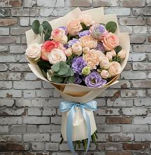 Букет цветов из:  Розы, Лизиантусы и Гвоздики #REPLACE_PRED# Веселое Адлер
