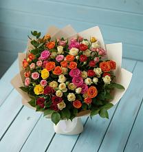 Букет Микс из разноцветных кустовых роз в Веселое Адлер